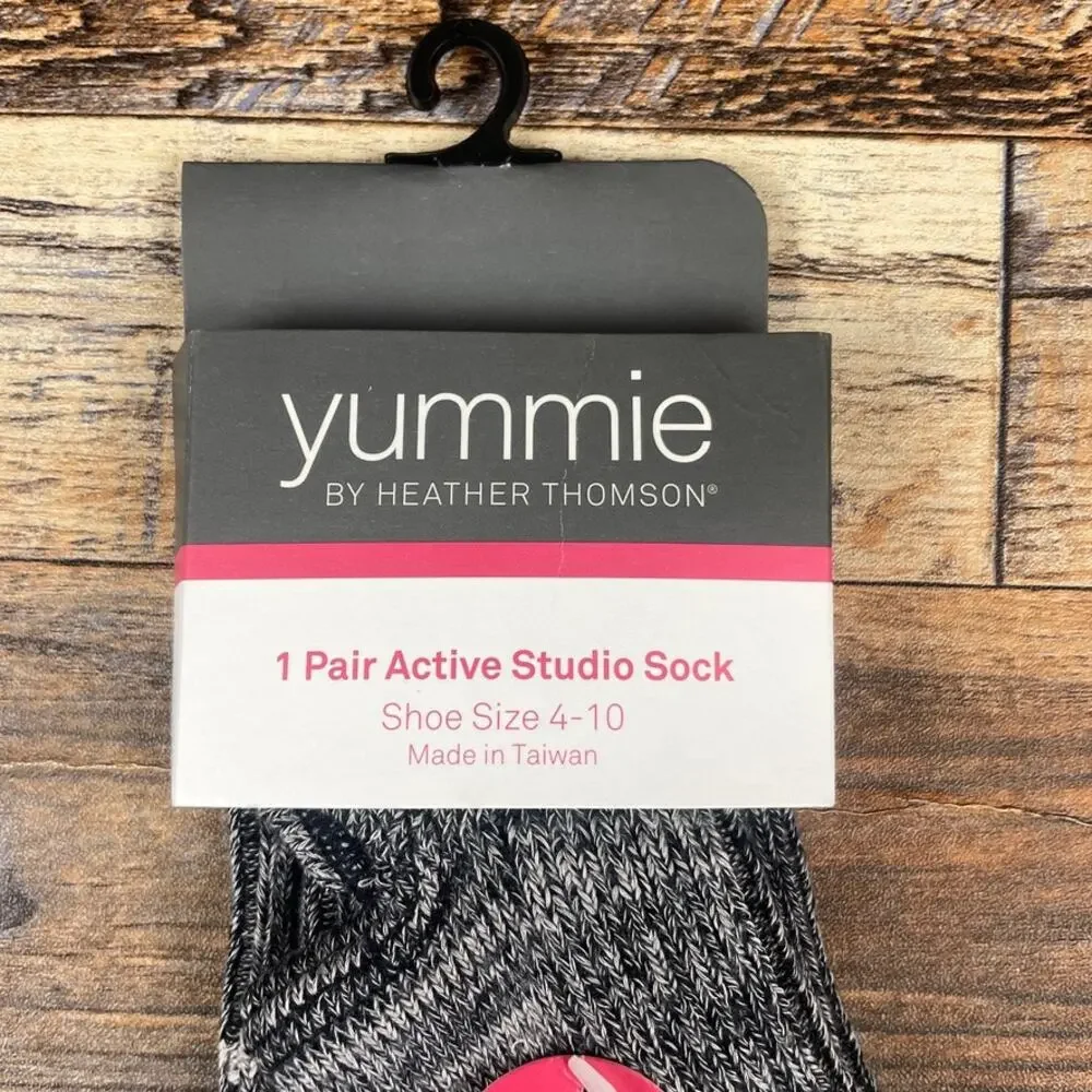 Yummie Women's Shoe Size 4-10 Gray Lyocell Nylon Spandex Warm Me Up Studio Socks
